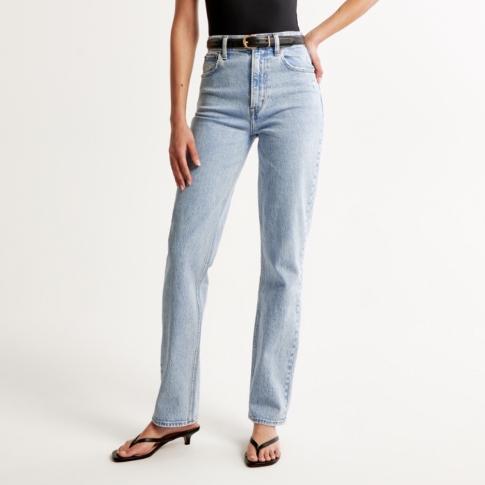 Abercrombie 90s Straight Ultra High Rise